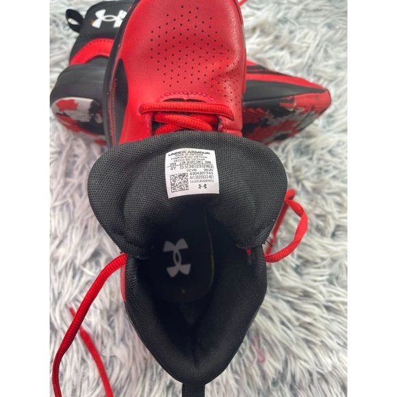 Under the Armour Unisex Basketball Shoes Size 4Y